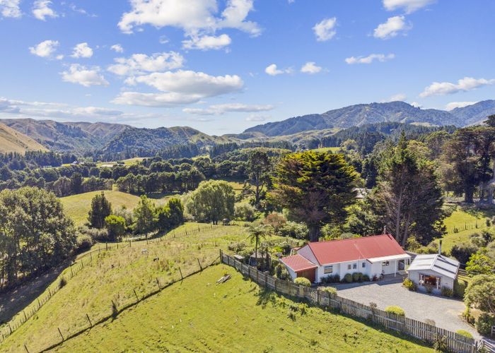  at 33 Ratadale Road, Waikanae, Kapiti Coast, Wellington