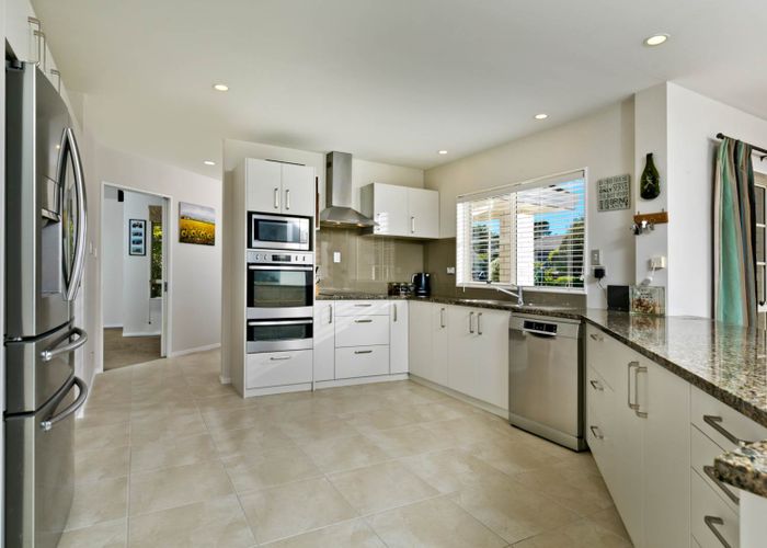  at 5 Kimberly Grove, Greenhithe, Auckland