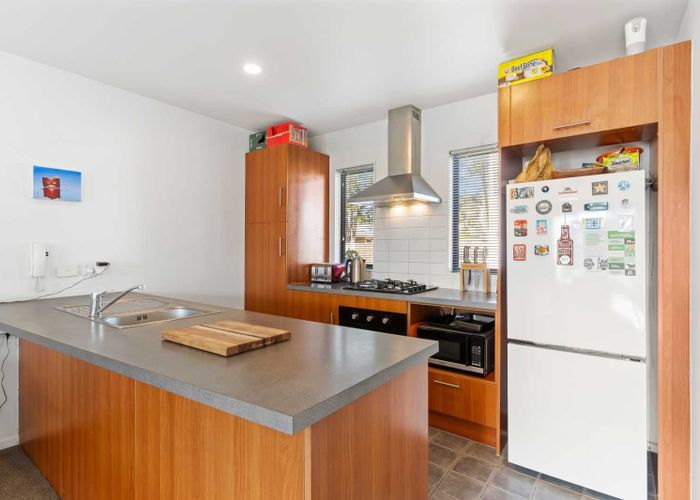  at 8/42 Holly Street, Avondale, Auckland City, Auckland