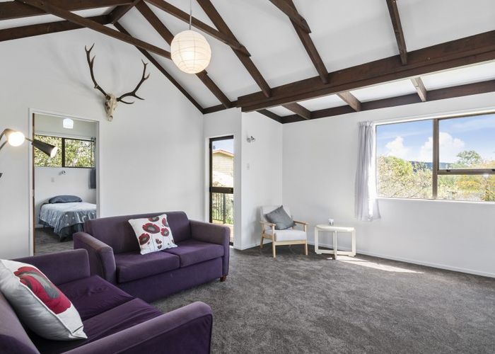  at 11 Windlesham Place, Wakefield