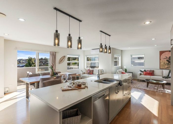  at 19 Rosedale Road, Pinehill, North Shore City, Auckland