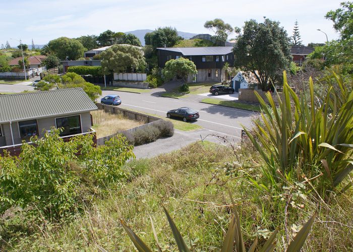  at 12 Weggery Drive, Waikanae Beach, Waikanae