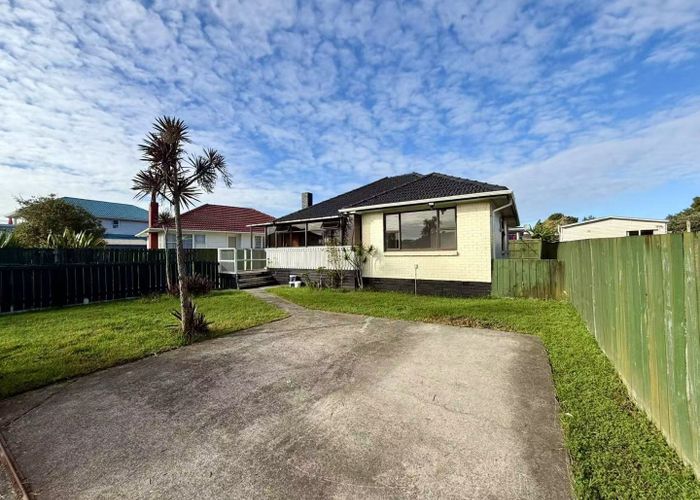  at 6 Durham Street, Te Atatu Peninsula, Waitakere City, Auckland