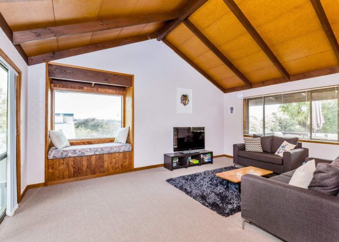  at 12 Lilburn Crescent, Massey, Waitakere City, Auckland