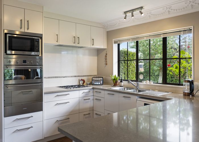  at 2 Gardone Terrace, Conifer Grove, Papakura, Auckland