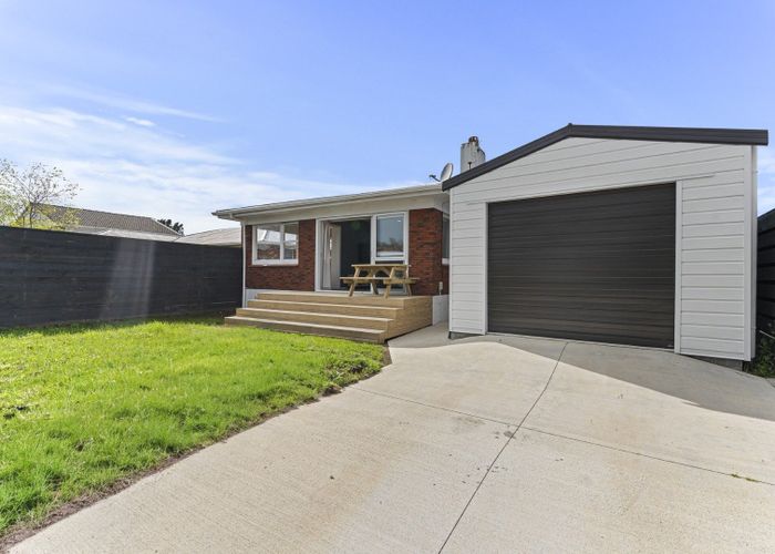  at 18 Riversdale Drive, Merrilands, New Plymouth, Taranaki