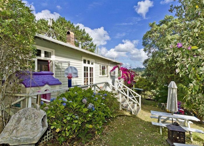  at 92 The Avenue, Lucas Heights, North Shore City, Auckland