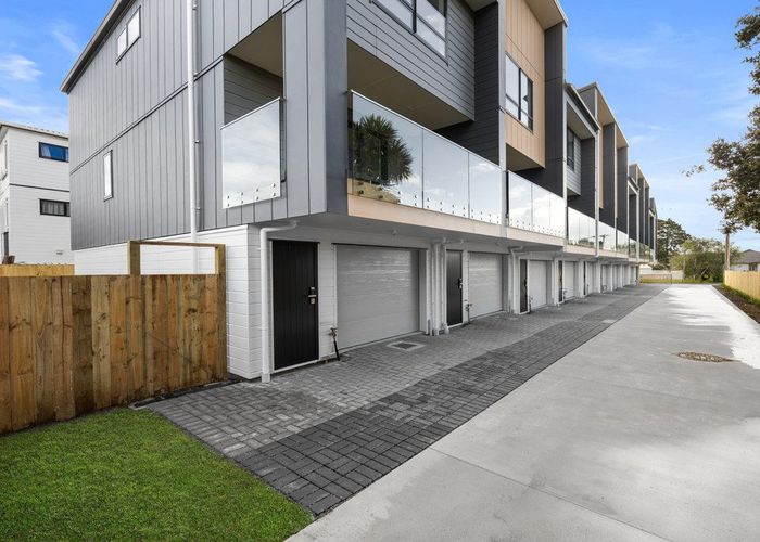  at 6 Robertson Road, Ranui, Waitakere City, Auckland