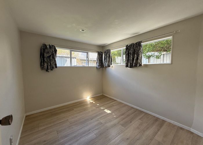  at 1/92a forrest hill road, Forrest Hill, North Shore City, Auckland