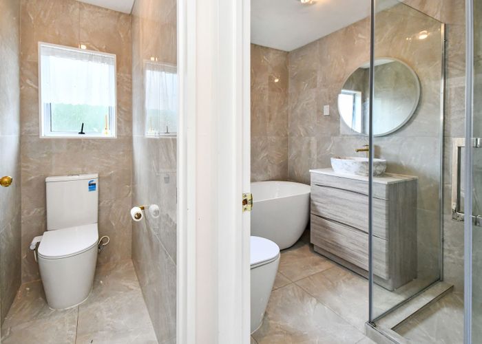  at 1/11 Kirklow Place, Totara Heights, Manukau City, Auckland