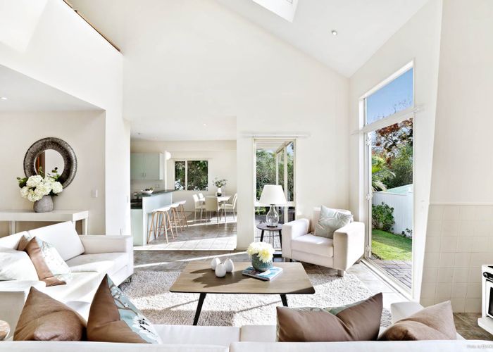  at 10B SHILOH WAY, Greenhithe, Auckland