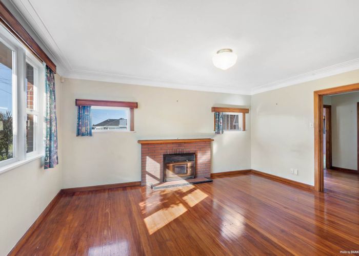  at 15 Wellesley Road, Mangere Bridge, Auckland