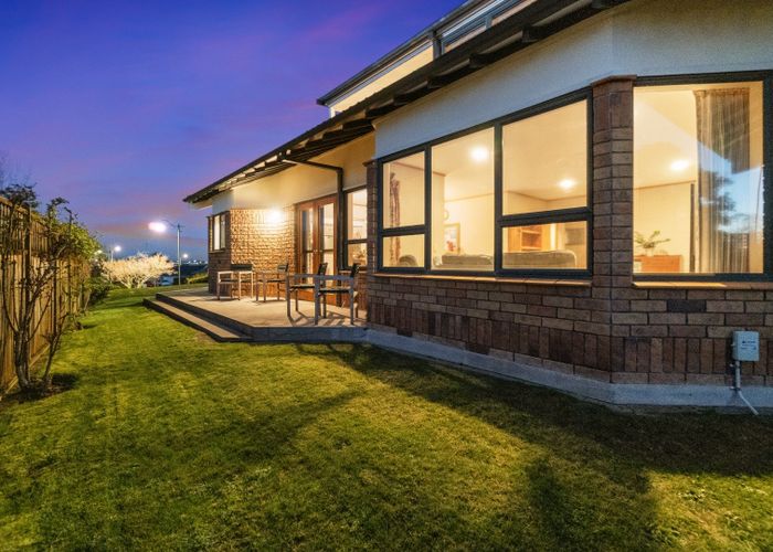  at 5 Hubert Place, Chartwell, Hamilton