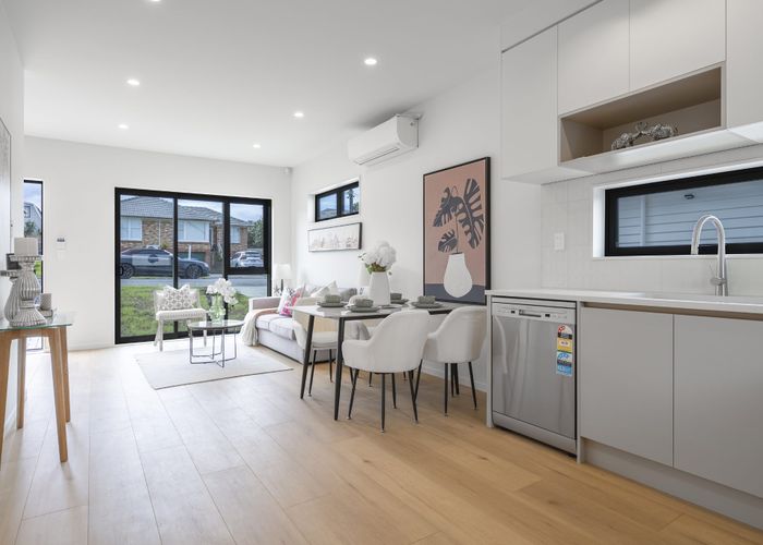  at 2-4/6 McRae Road, Mount Wellington, Auckland City, Auckland