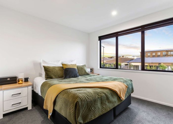  at 2/14 Unga Place, Beachlands, Auckland