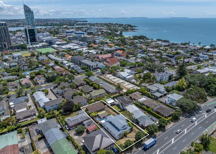  at 7 Esmonde Road, Takapuna, North Shore City, Auckland