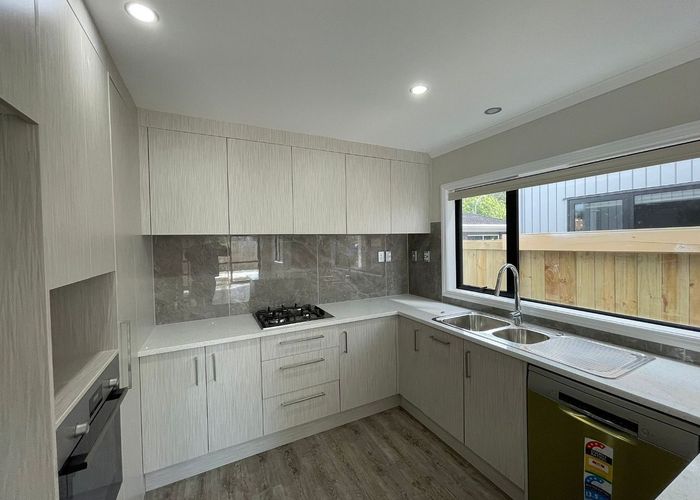  at 4B Mirrabooka Avenue, Botany Downs, Manukau City, Auckland