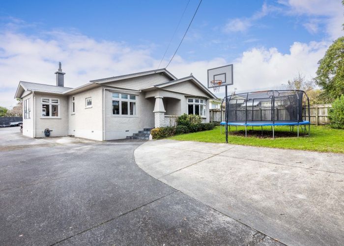  at 9 Peace Avenue, Moturoa, New Plymouth
