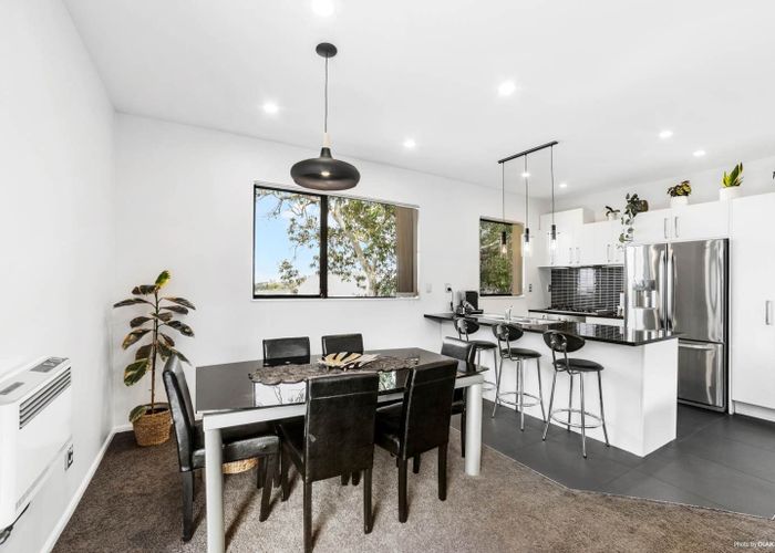 at 11 Marlborough Avenue, Glenfield, North Shore City, Auckland