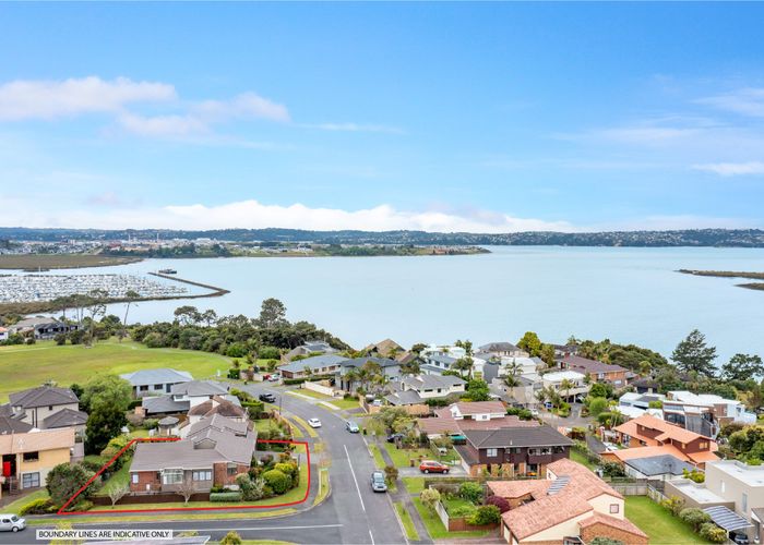  at 16 Renoir Street, West Harbour, Auckland