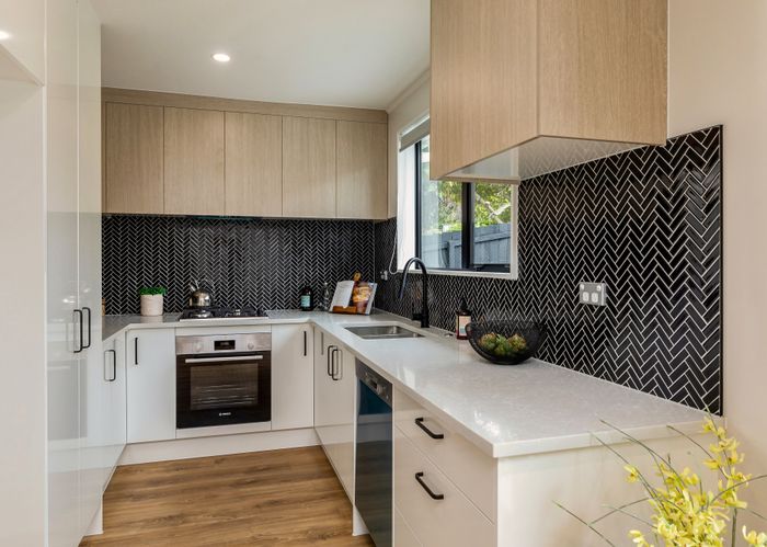  at 9 McCulloch Road, Panmure, Auckland