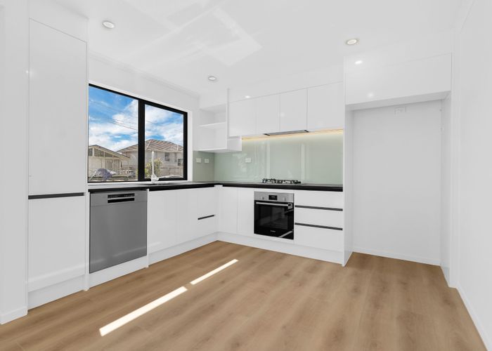  at 8A Gardiner Grove, Mangere East, Manukau City, Auckland