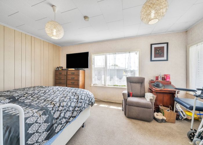  at 14 Lucas Place, Weymouth, Manukau City, Auckland