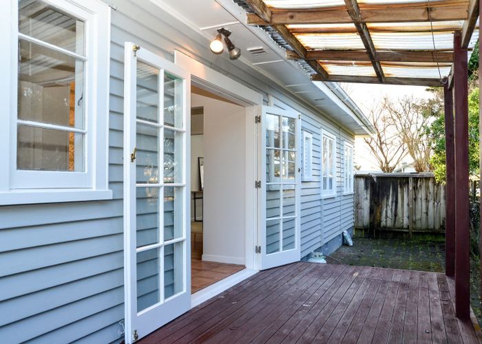  at 24 Normandy Avenue, Melville, Hamilton