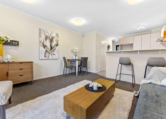  at 30/5 Carolina Place, Albany, North Shore City, Auckland
