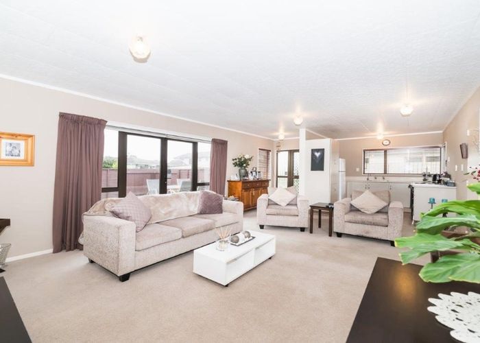  at 50 Raglan Avenue, Cloverlea, Palmerston North