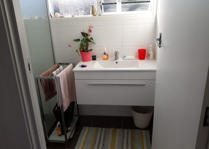  at 206 Lake Road, Northcote, North Shore City, Auckland