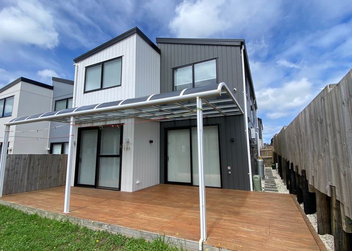  at 7 Dinaric Lane, Westgate, Waitakere City, Auckland