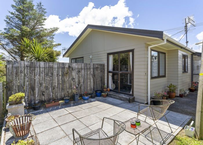  at 24 Jasmine Grove, Maungaraki, Lower Hutt