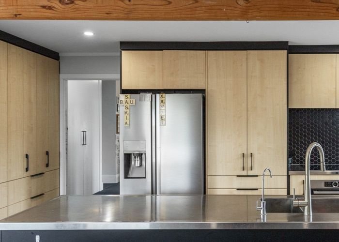  at 405 Dey Street, Hamilton East, Hamilton
