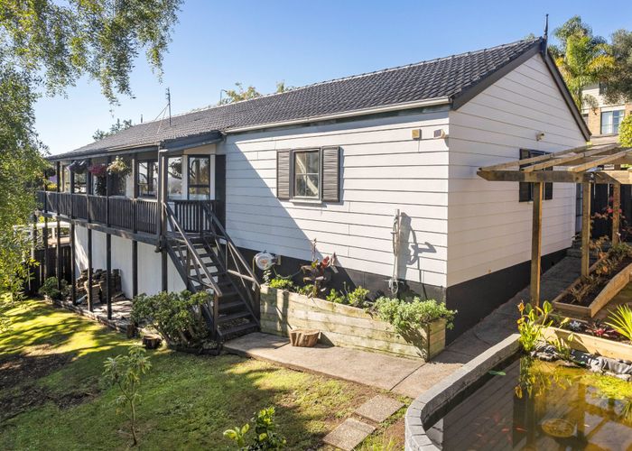  at 40 Barberton Terrace, Red Hill, Papakura