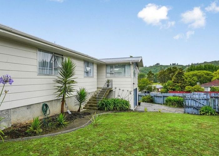  at 49 Norana Road, Timberlea, Upper Hutt