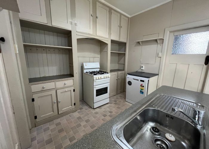  at 351 College Street, West End, Palmerston North, Manawatu / Whanganui