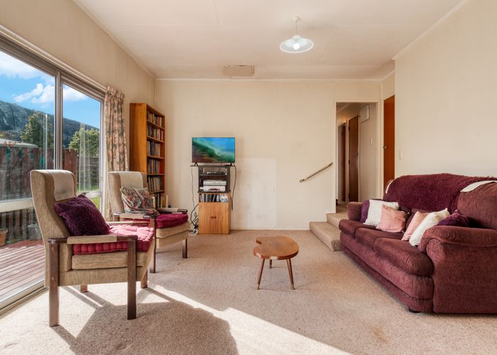  at 10 Jade Place, Pukehangi, Rotorua