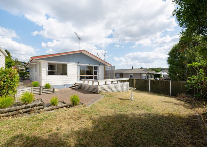 at 74 Amanda Avenue, Dinsdale, Hamilton