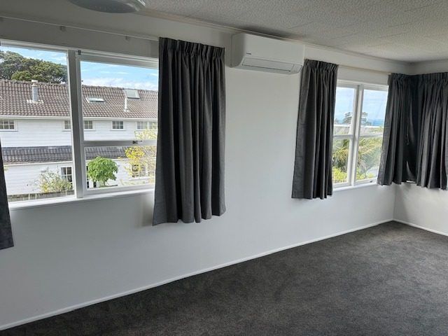  at 2/2 Earnoch Avenue, Takapuna, North Shore City, Auckland