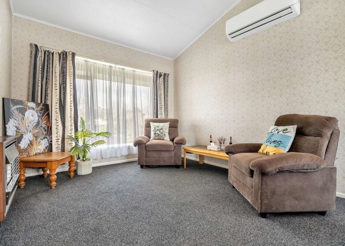  at 8 Emerald Place, Chartwell, Hamilton, Waikato