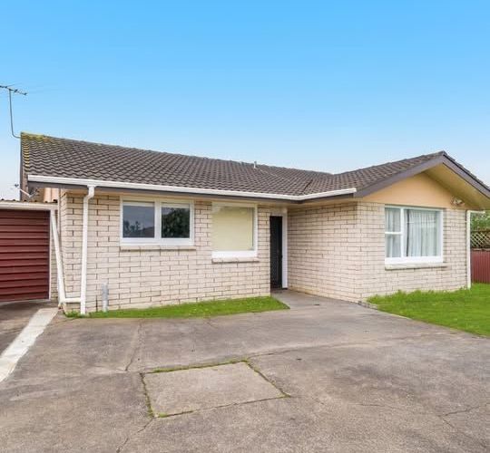  at 2/5 Carolyn Street, Manukau, Manukau City, Auckland