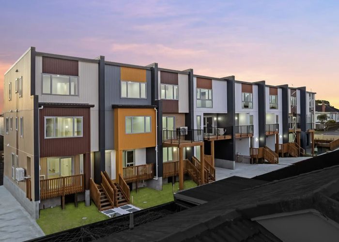  at 8 Reeves Avenue, Papatoetoe, Manukau City, Auckland