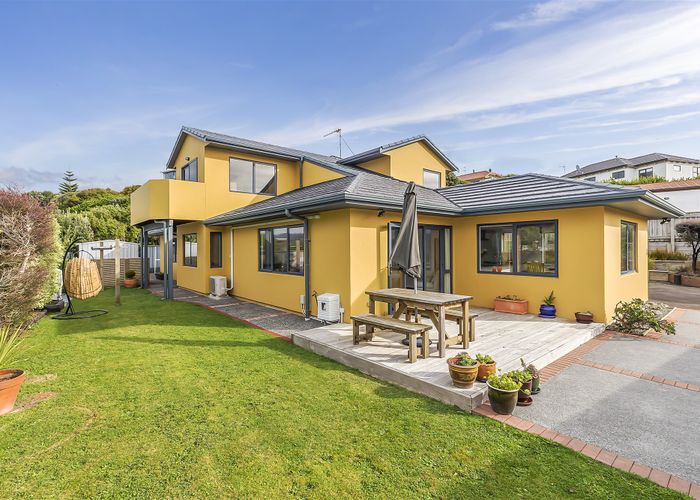  at 20 Pendennis Point, Camborne, Porirua