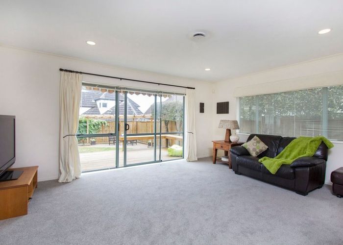  at 12 Eaglemont Drive, Dannemora, Manukau City, Auckland