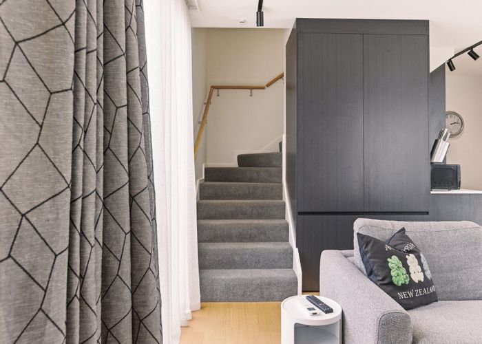  at 33 Casterway Crescent, Jacks Point, Queenstown-Lakes, Otago