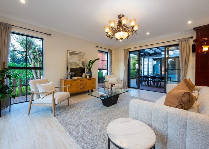  at 25A Rothesay Bay Rd, Rothesay Bay, North Shore City, Auckland