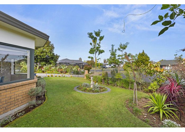  at 40 Forth Crescent, Glenview, Hamilton