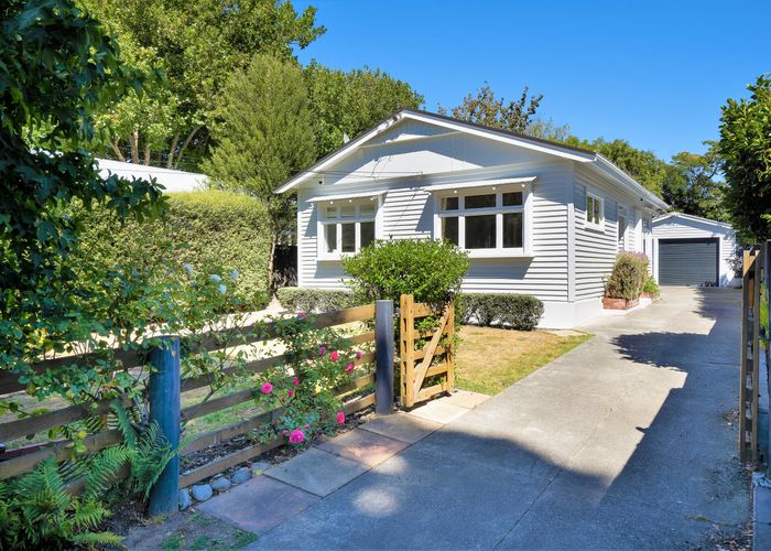  at 233 Eastern Terrace, Sydenham, Christchurch