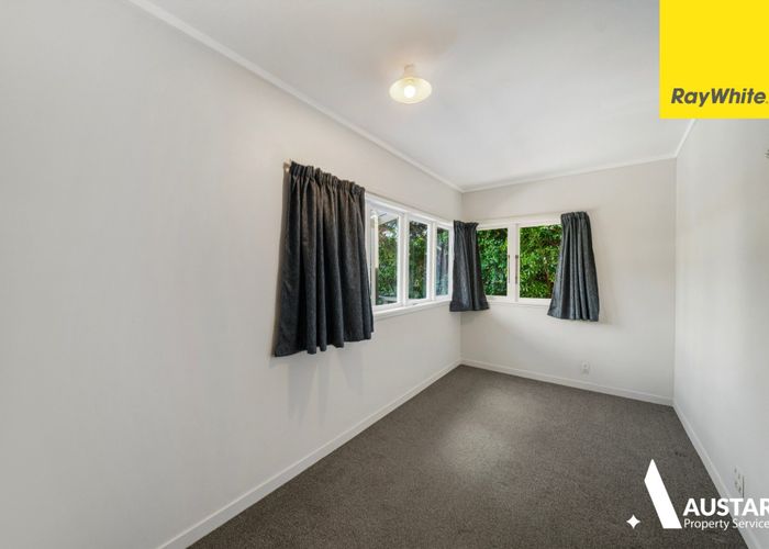  at 18 Dundale Avenue, Blockhouse Bay, Auckland